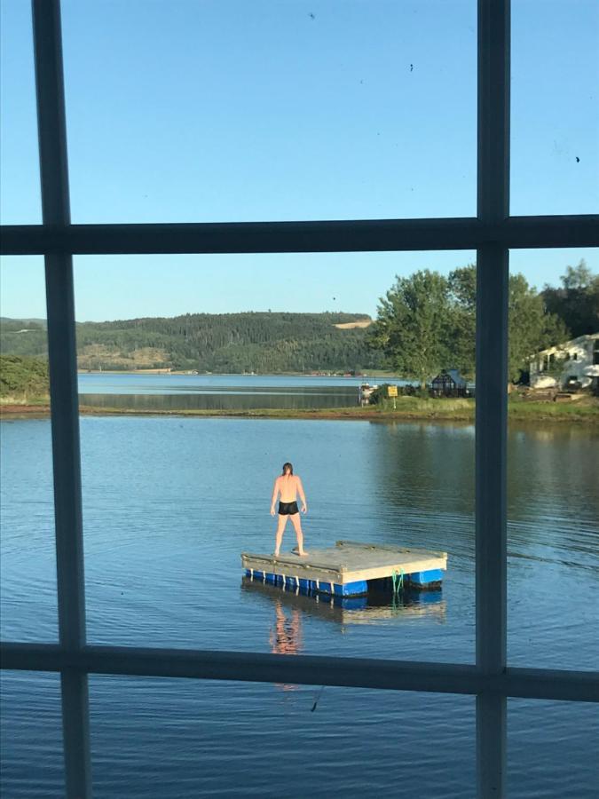 Saga, Et Unikt, Sjarmerende Badehotell Med Fa Rom, Sauna Og Badebrygge - Inderoy Straumen  Eksteriør billede