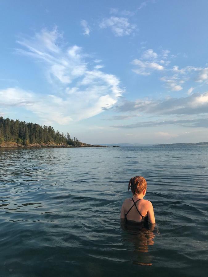 Saga, Et Unikt, Sjarmerende Badehotell Med Fa Rom, Sauna Og Badebrygge - Inderoy Straumen  Eksteriør billede